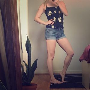 Daisy print tank top